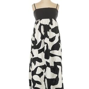 Abercrombie & Fitch Black and White Garment